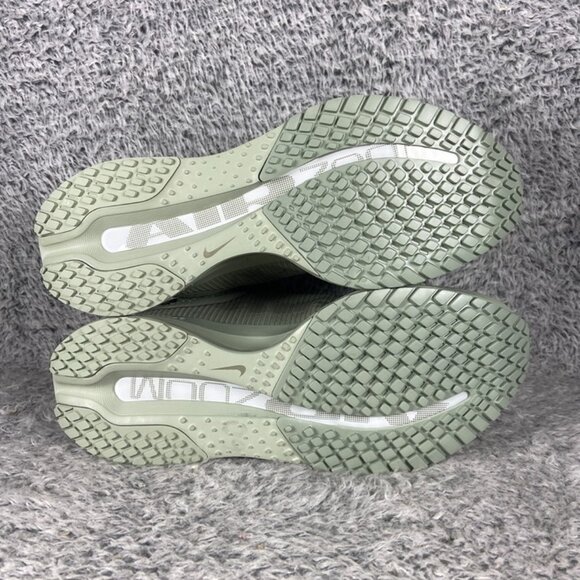 Nike Air Zoom Pegasus Premium Size 6 Men = 7.5 Women Light Army Jade HQ2592-300